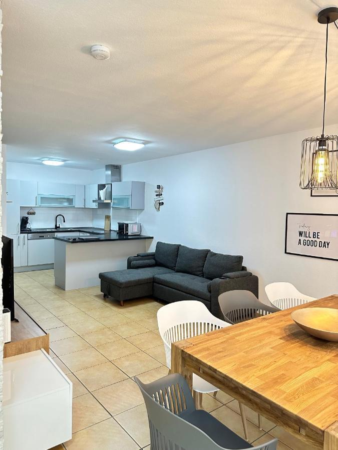 Apartamento Amao-curry I 100qm I Exklusives Loft Ueber 3 Etagen I King-size Betten U Netflix *